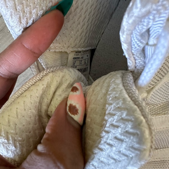 WHITE RETRO JORDAN 11 - Picture 12 of 12